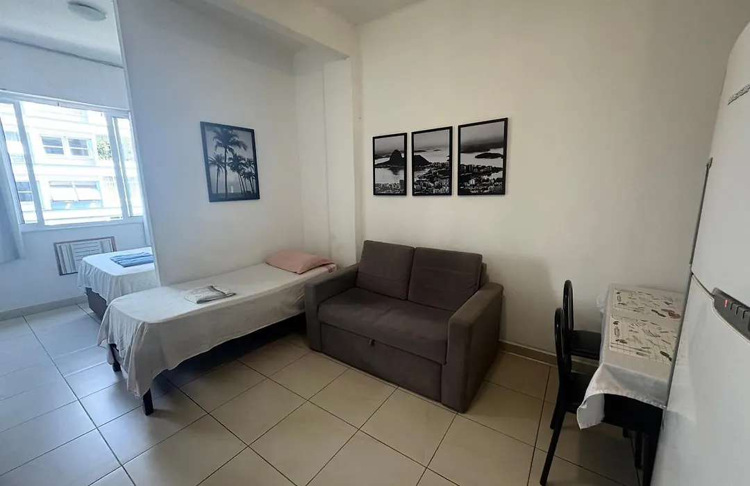 STUDIO com entrada na Av Atlântica praia de Copacabana, próximo de Ipanema, ar , Wi-Fi e Netflix, pauloangerami AA3806-1