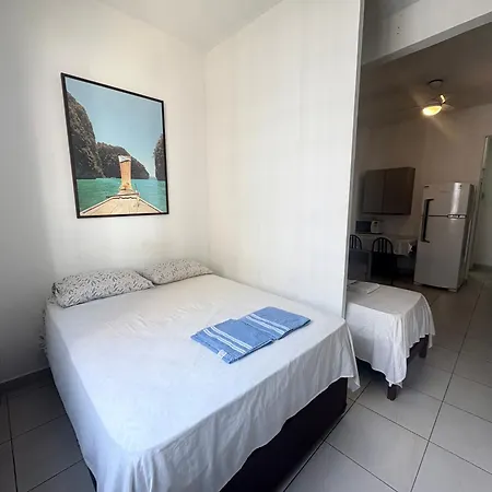 STUDIO com entrada na Av Atlântica praia de Copacabana, próximo de Ipanema, ar , Wi-Fi e Netflix, pauloangerami AA3806-3